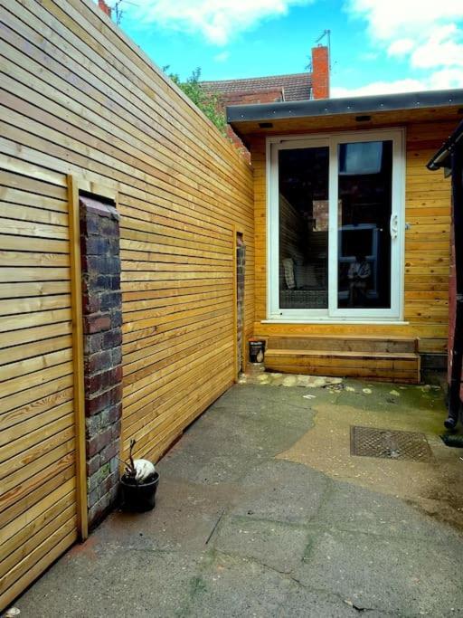 Central Area Terraced House With Private Hot Tub Lincoln Exterior photo