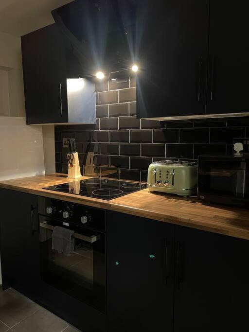 Central Area Terraced House With Private Hot Tub Lincoln Exterior photo