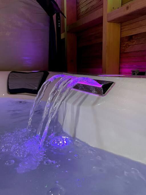 Central Area Terraced House With Private Hot Tub Lincoln Exterior photo